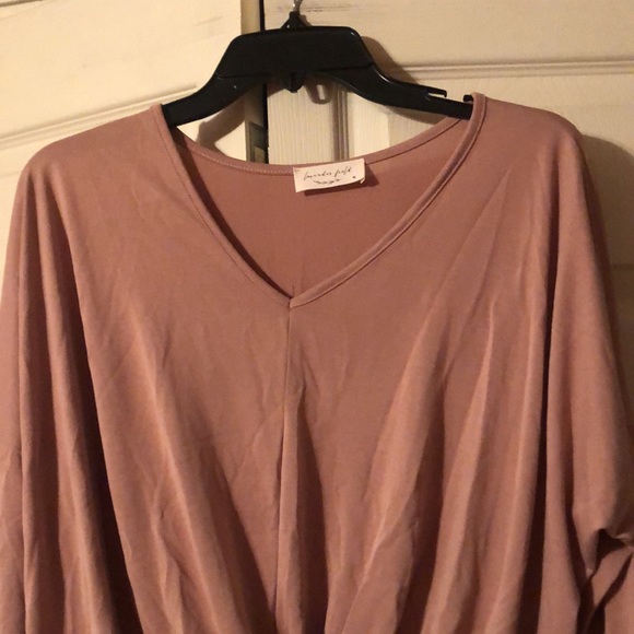 Lavender Field -Medium-Twist Hem-VNeck- Rayon - Blouse - Picture 2 of 4